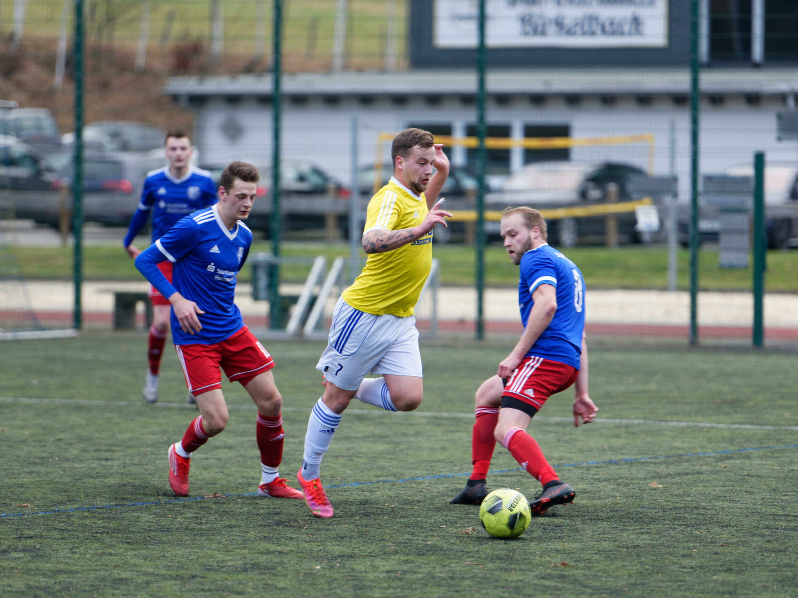 Zweite mit Derby am Samstag, Erste Sonntag bei Spitzenteam